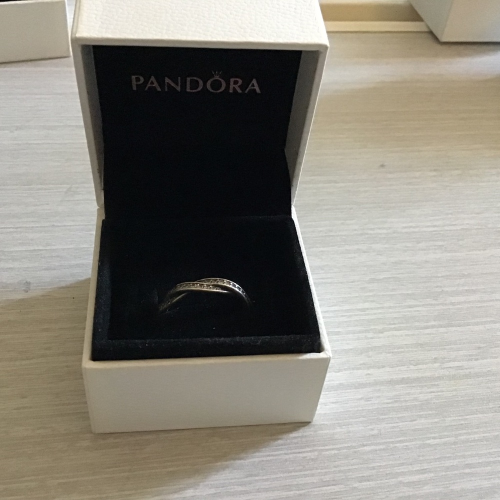 Pandora Sparkling Twisted Lines ring size US 8.5